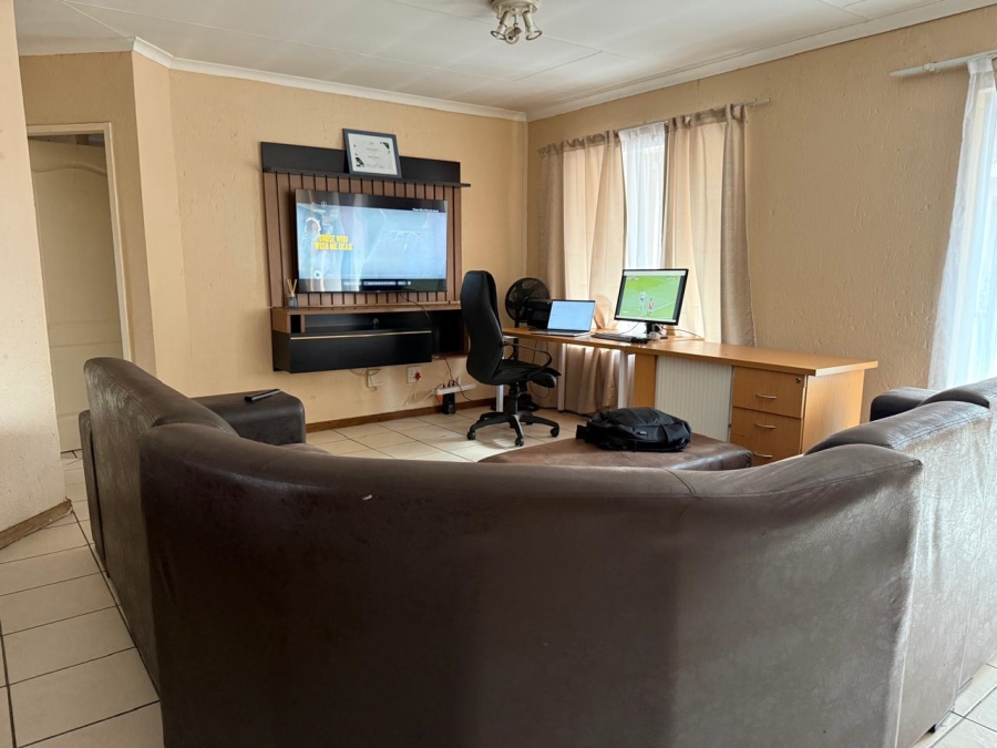 2 Bedroom Property for Sale in Rustenburg Central North West